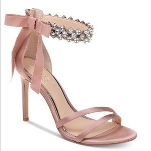 Brand new never worn but no tags badgley mischka heels